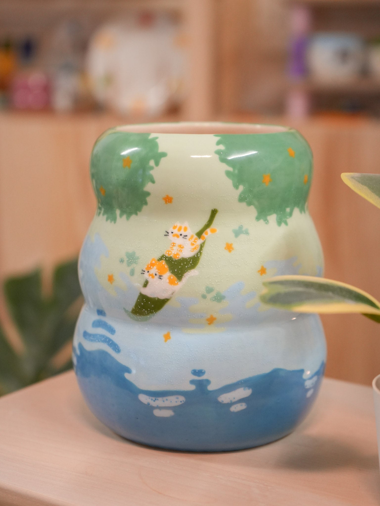 Kittens & Starry Water Pot